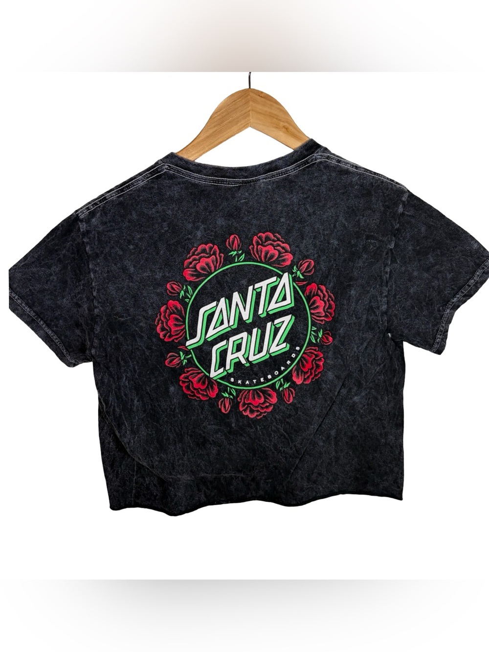 Santa Cruz Skateboards womens Black Washed Logo Crop Tee